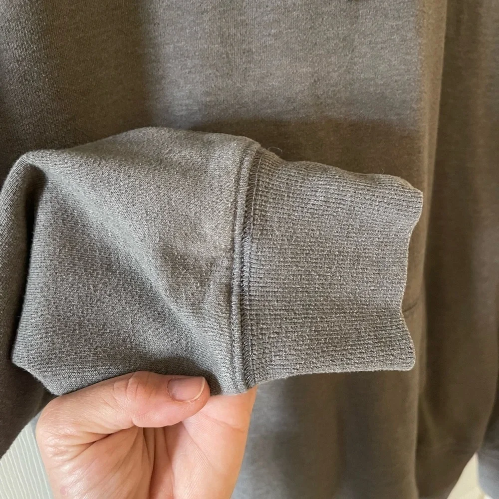 The North Face hooded sweatshirt • size M